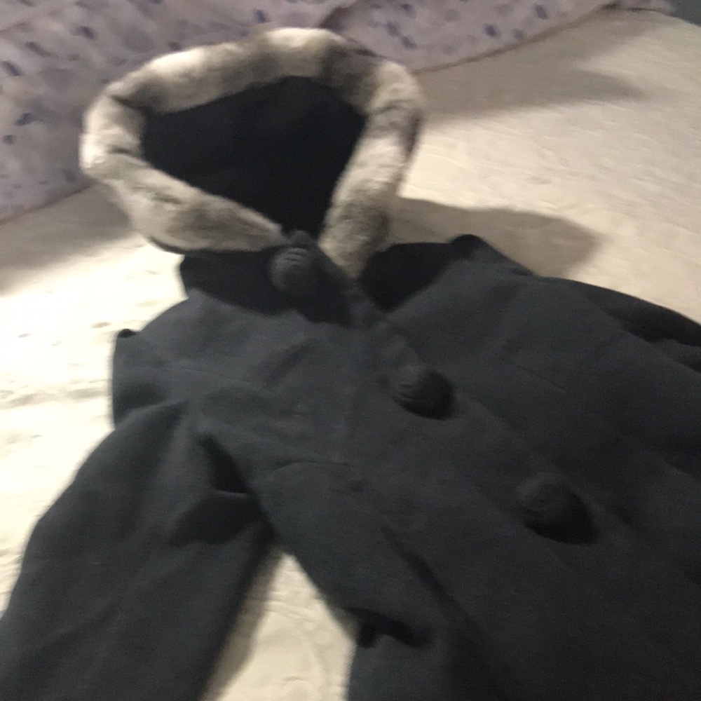 VINTAGE ROTHSCHILD girls Coat  with three rose shaped buttons; with pockets - Picture 4 of 4